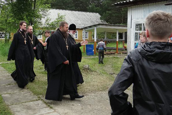 Митрополит Иркутский и Ангарский Вадим посетил епархиальный лагерь &laquo;Роднички&raquo;