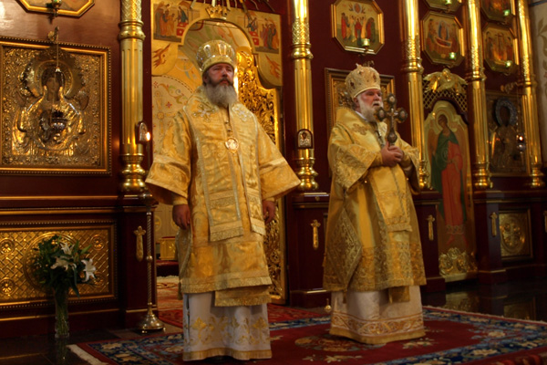 Второе обретение мощей Святителя Иннокентия Иркутского. Литургия в Знаменском кафедральном соборе